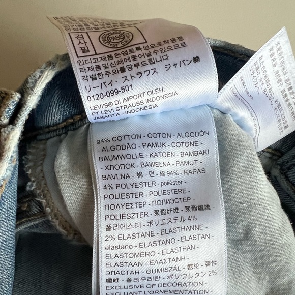 Levi’s 724 High Rise Slim Fit Straight Jean Color Light Blue Wash Size 24 - Picture 14 of 14
